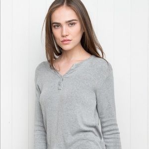 Grey top